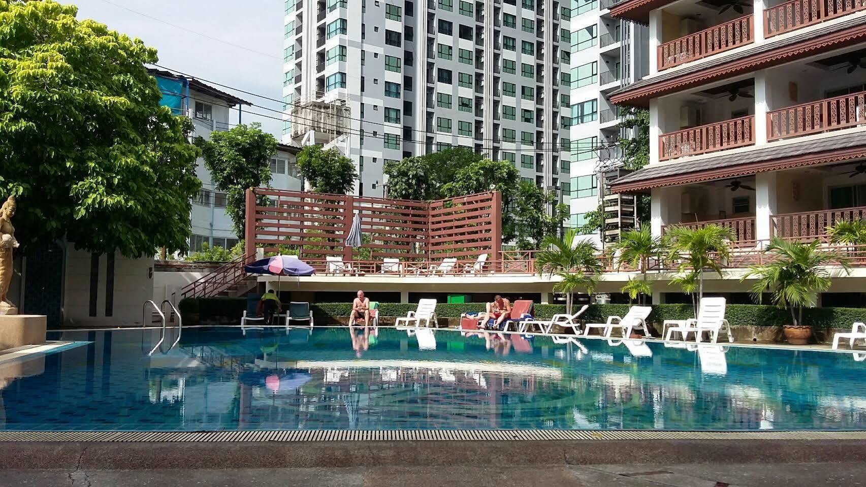 Boss Suites Pattaya Ngoại thất bức ảnh